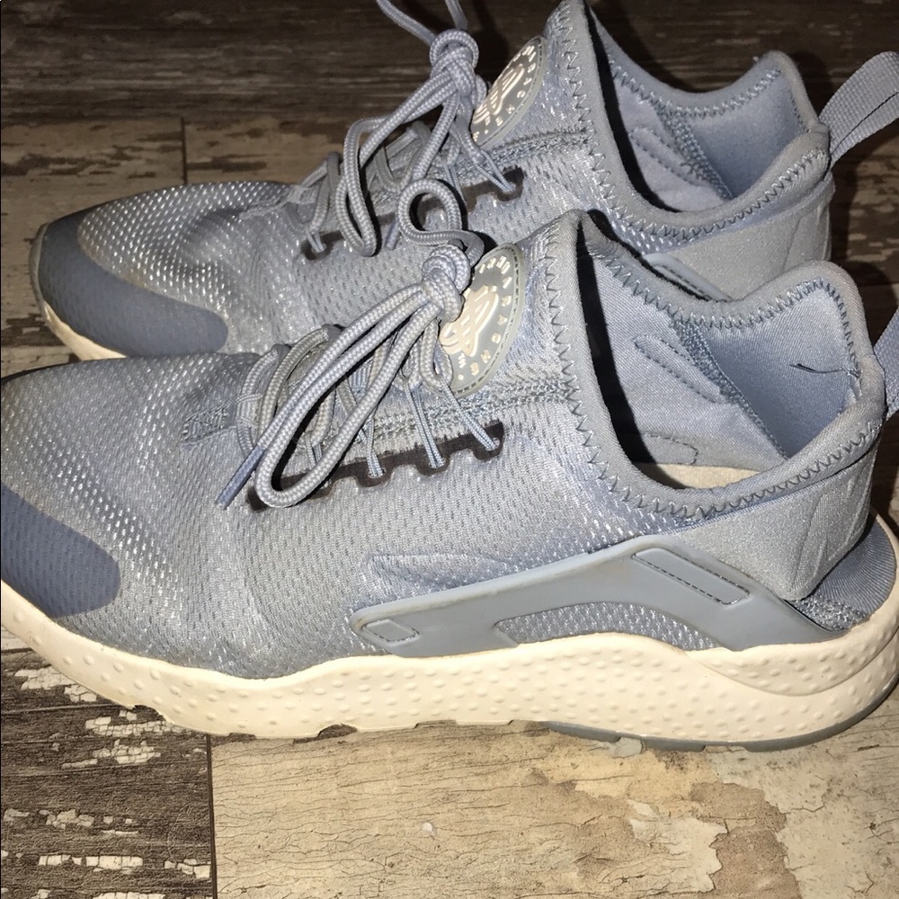 Nike woman huaraches